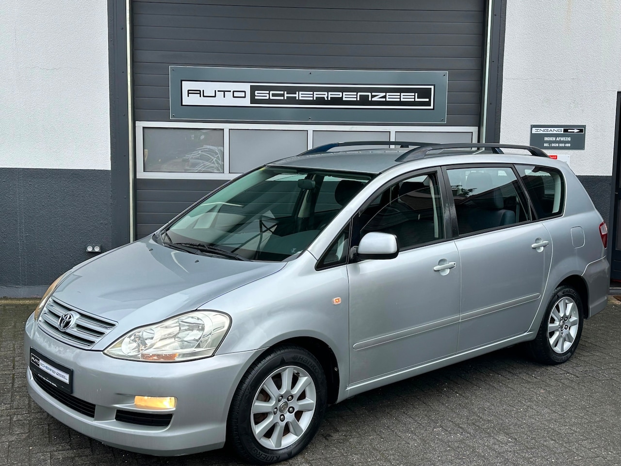 Toyota Avensis Verso - 2.0i Linea Sol 7-persoons |95 dkm !! |AIRCO | PDC - AutoWereld.nl