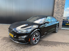 Ford Mustang Mach-E - Extended AWD 98 kWh ST-Line Panorama, Navi, Winter pack BOMVOL