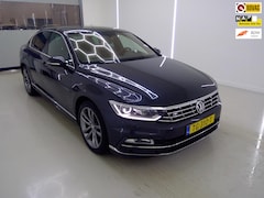 Volkswagen Passat - 1.4 TSI ACT Highline Business 3X R Line +Led+Volleder+stoel-verw+Navigatie+vitrual+18"lmv