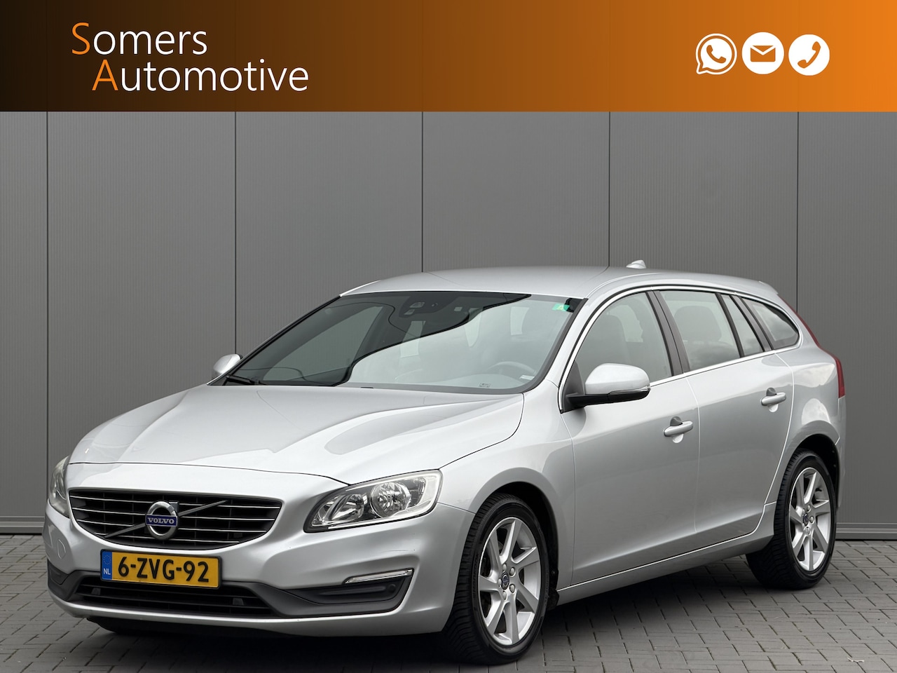 Volvo V60 - 2.0 D4 Geartronic Momentum | Navigatie | 17" | Trekhaak - AutoWereld.nl