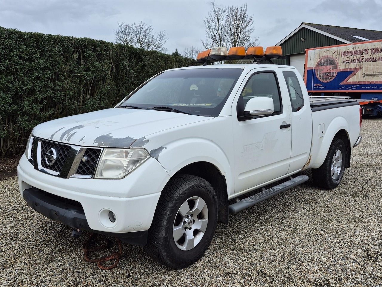 Nissan Navara - 2.5 DCI DOUBLE CAB VAN 4WD | PRIJS BIEDEN! | Motor Kapot! | Clima | Trekhaak - AutoWereld.nl