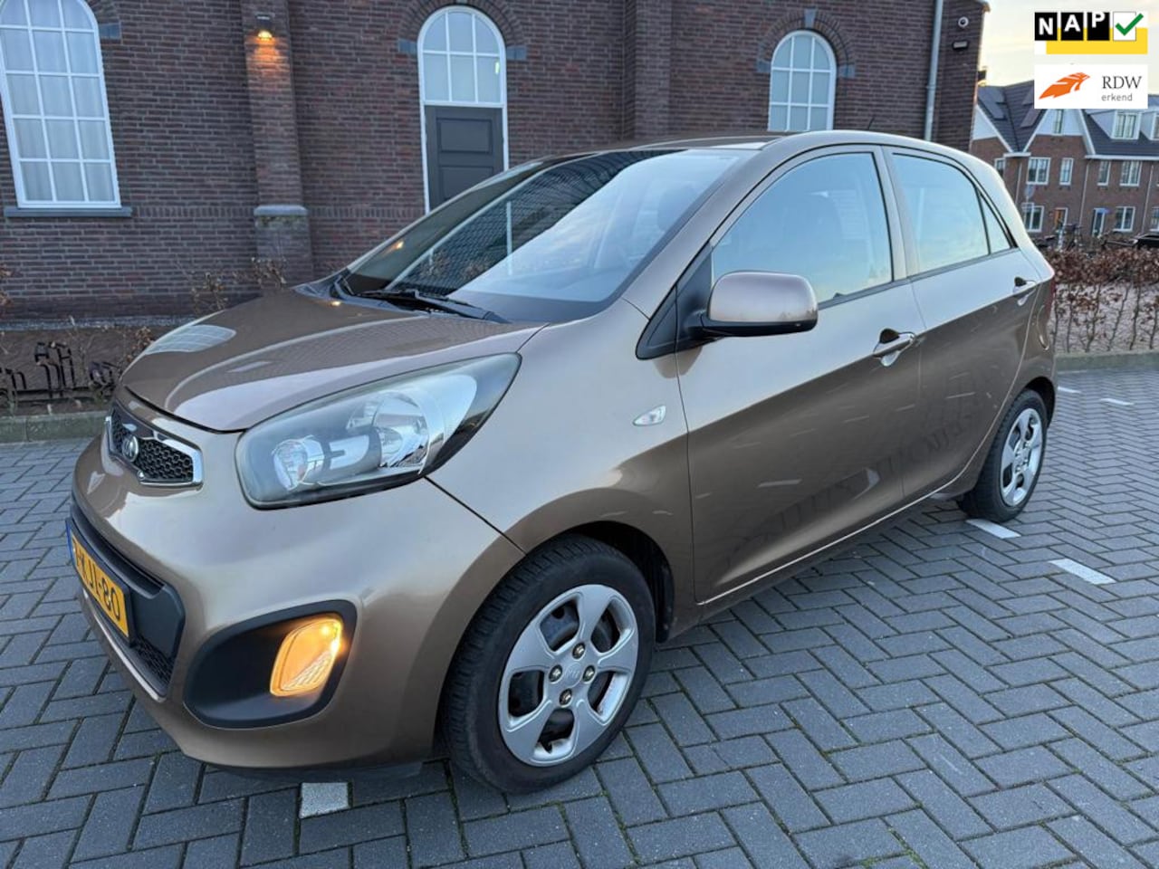 Kia Picanto - 1.0 CVVT ISG Comfort Pack 2013 NL auto 93.633 km - AutoWereld.nl