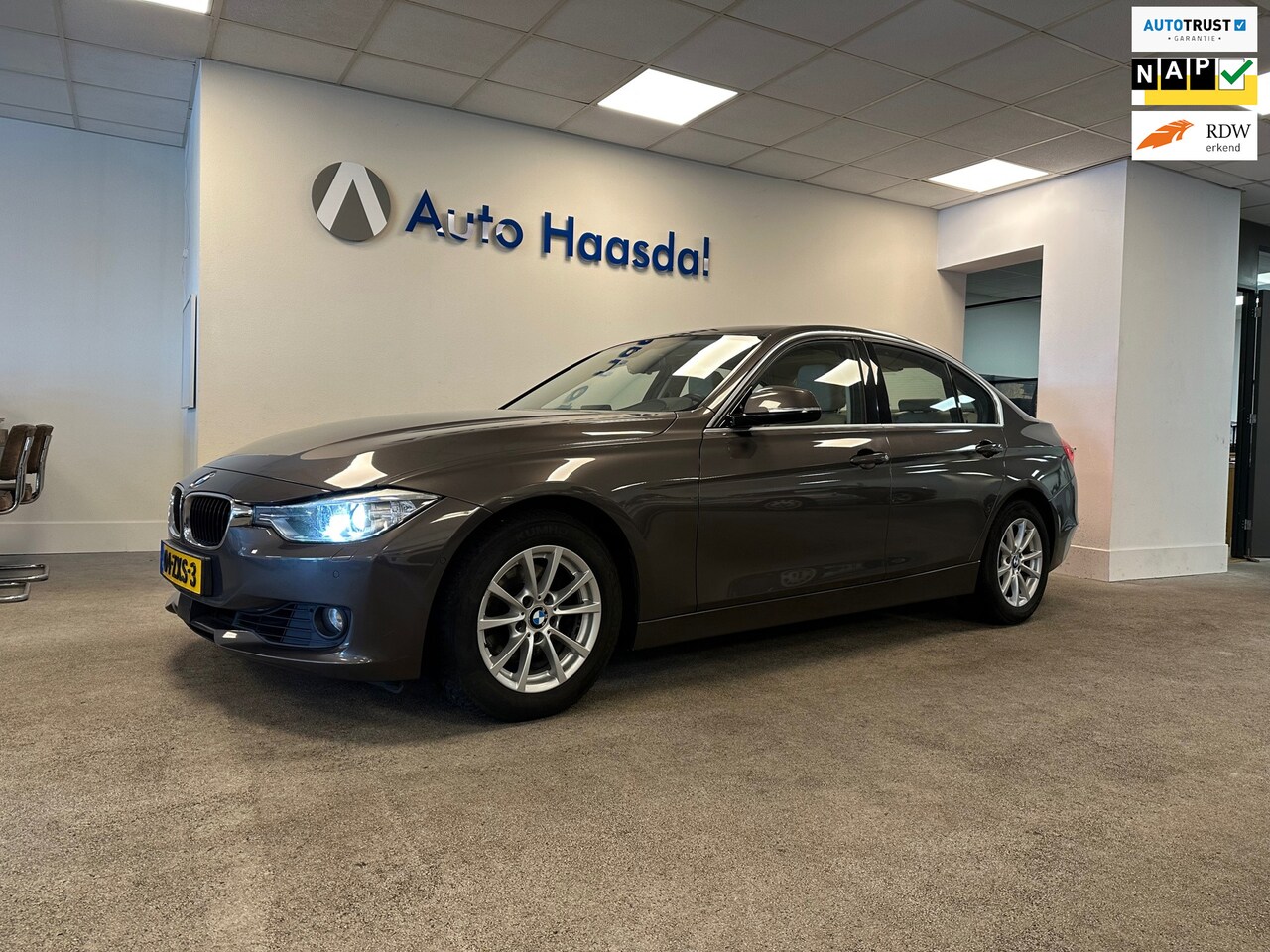 BMW 3-serie - 320i High Executive|AUTOMAAT|SCHUIFDAK|LEDER|NAVIPROFF - AutoWereld.nl