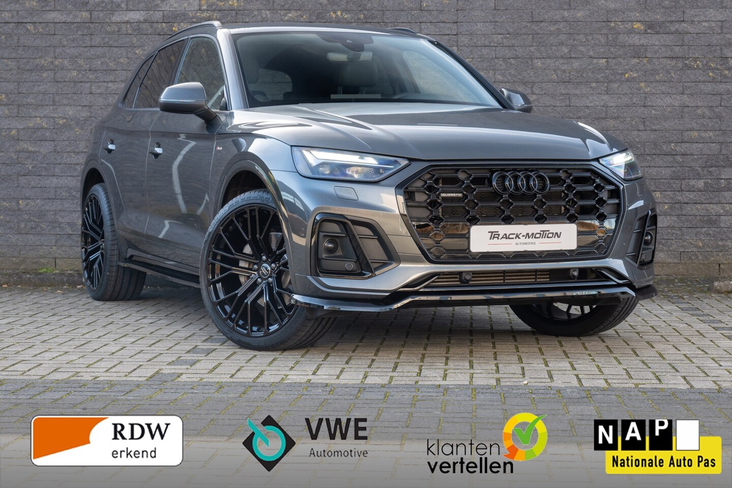 Audi Q5 - 50 TFSI e s-line GREY & BLACK - AutoWereld.nl