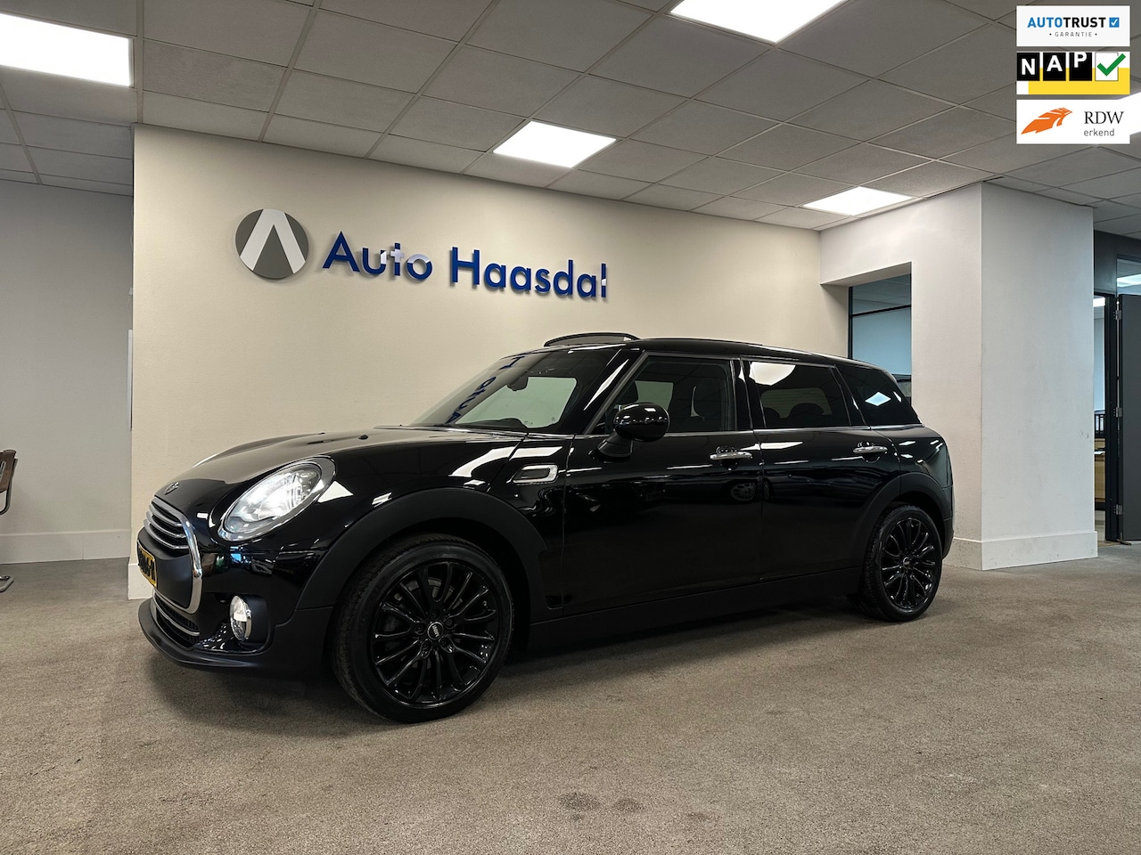 MINI Clubman - Mini 1.5 One Salt Business|PANODAK|NAVI|17"|BT - AutoWereld.nl