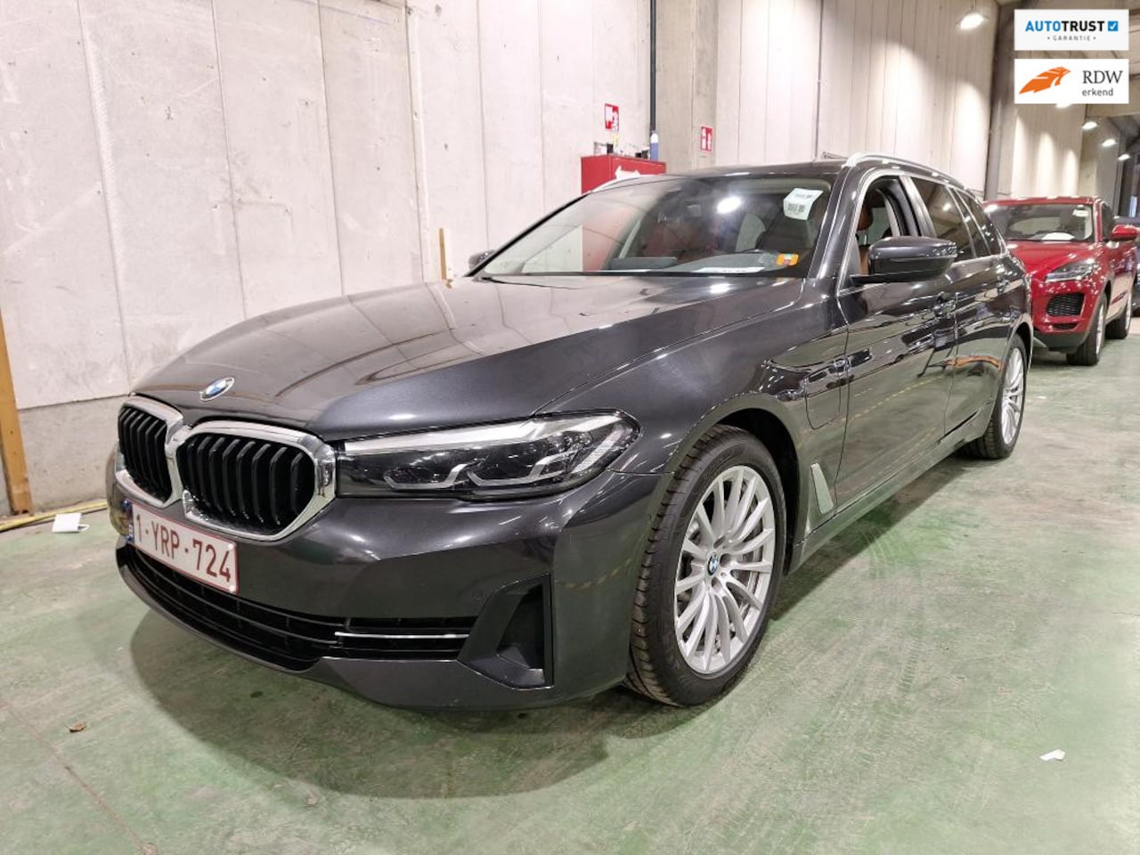 BMW 5-serie Touring - 530e Panorama | Trekhaak | € 27.945 BTW All-in - AutoWereld.nl