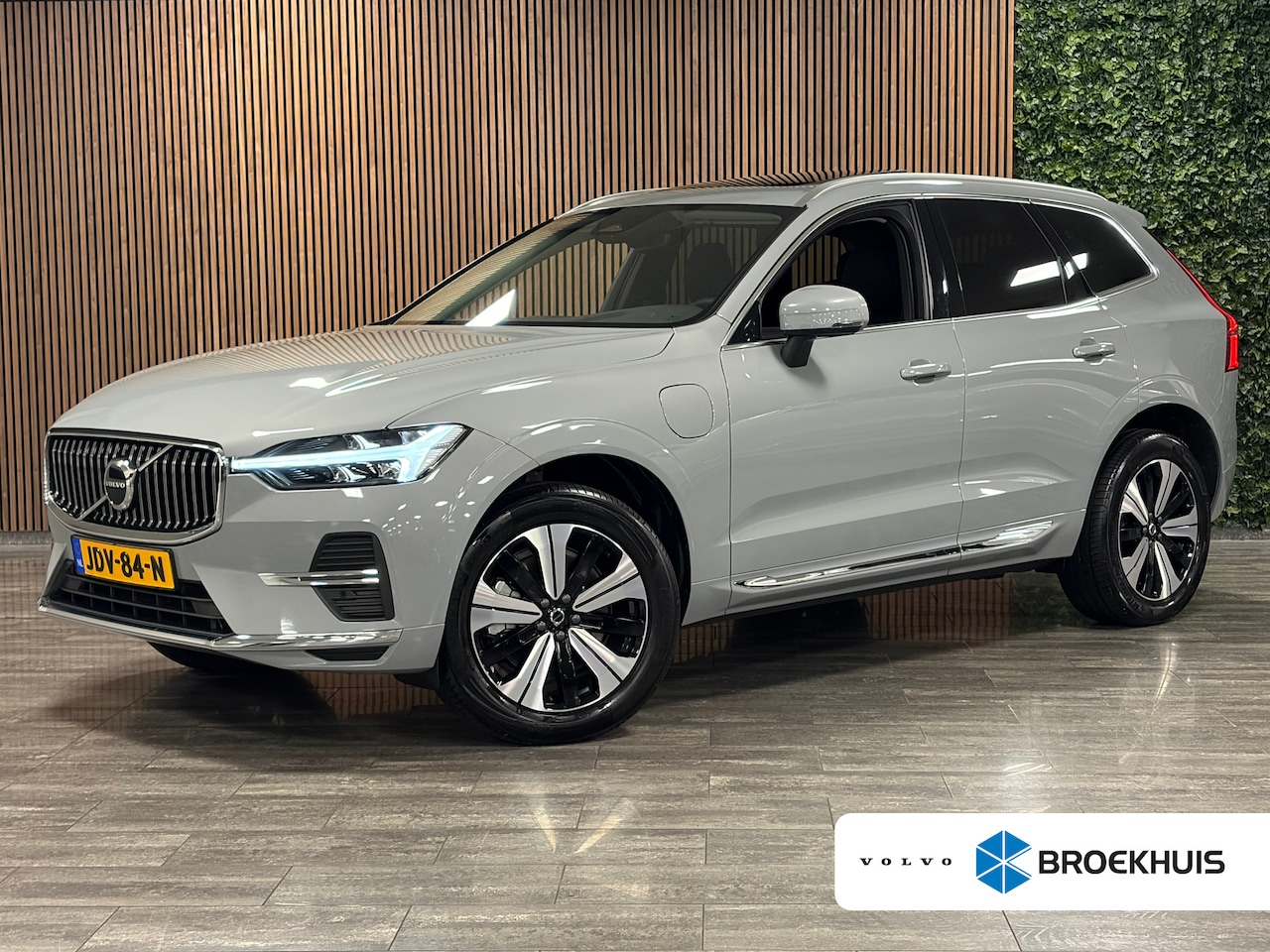 Volvo XC60 - T6 AWD Recharge Plus Bright | Trekhaak | Adaptieve Cruise Control | Stoel en Stuurwielverw - AutoWereld.nl