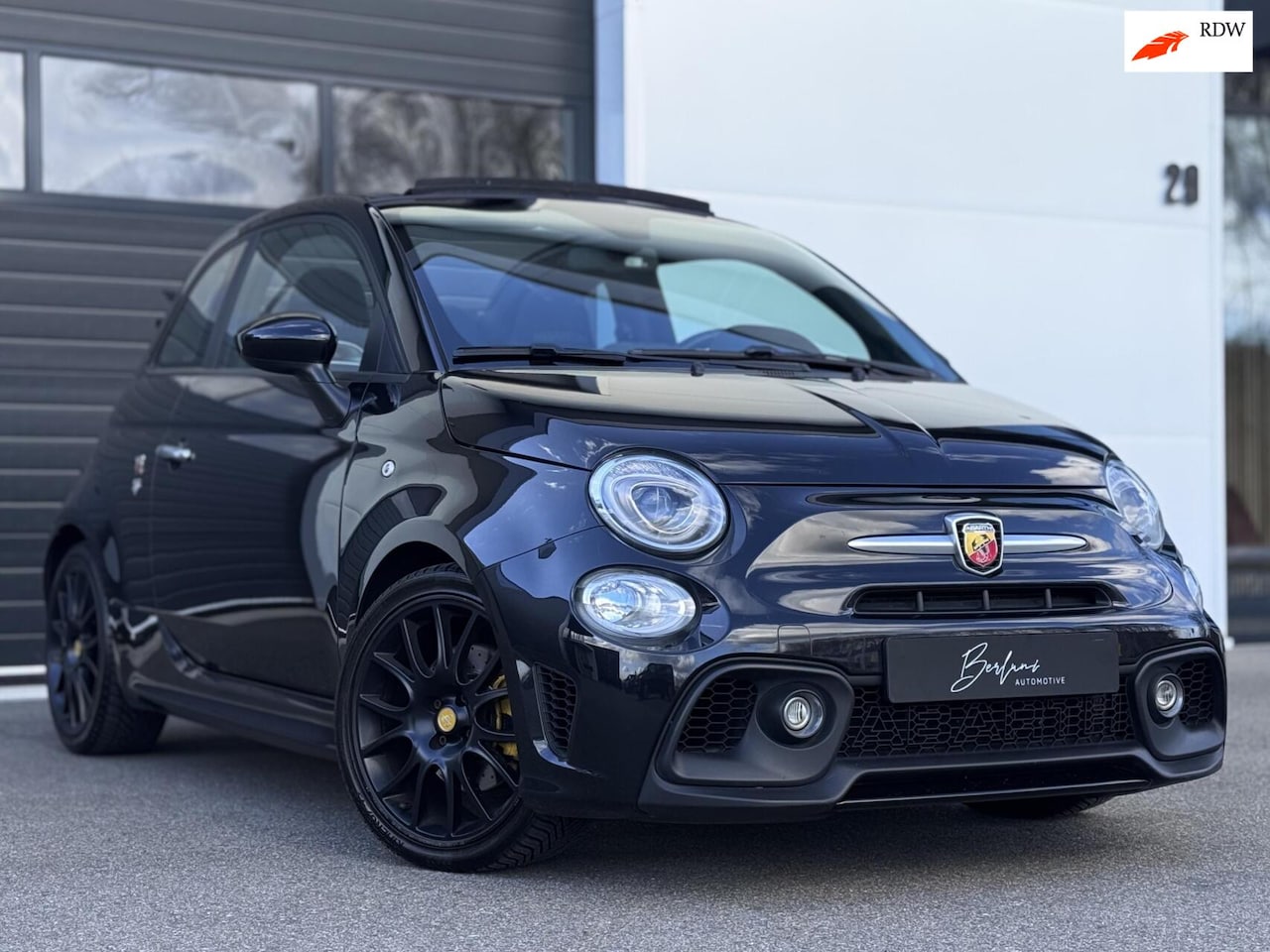 Abarth 595 - C 1.4 T-Jet Pista 165PK | Cabrio | DAB - AutoWereld.nl