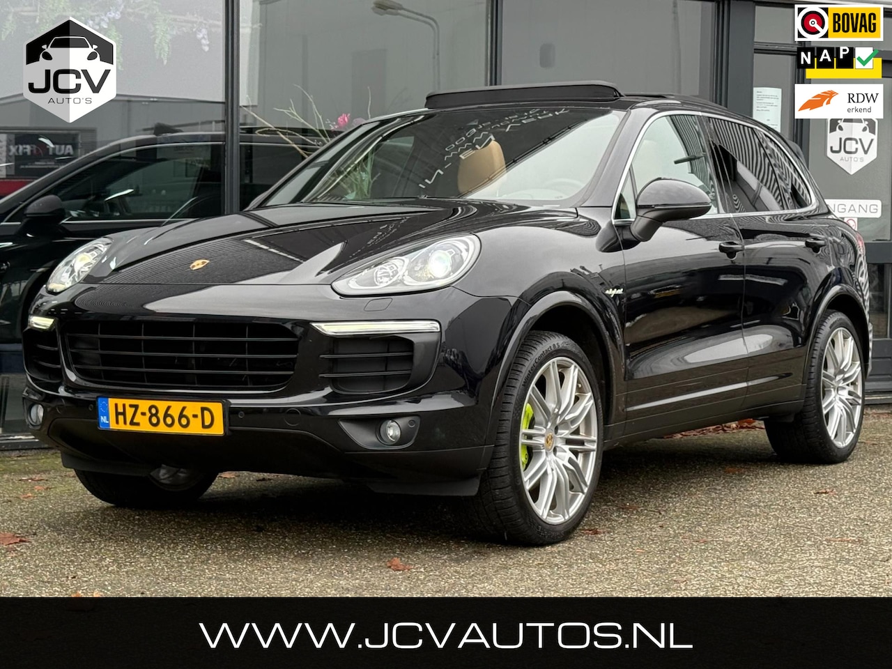 Porsche Cayenne - 3.0 S E-Hybrid PANO/LUCHTVERING/CAMERA/NAP - AutoWereld.nl