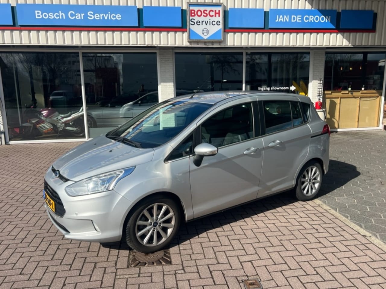 Ford B-Max - 1.0 ECOBOOST Style NL-auto Navi / Camera / Trekhaak #RIJKLAAR - AutoWereld.nl