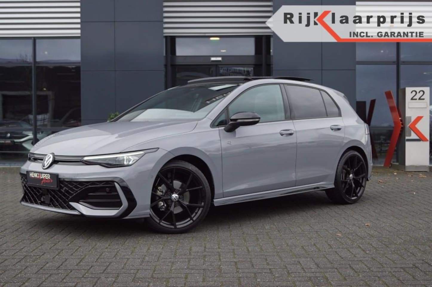 Volkswagen Golf - R-line 1.5 eTSI 150pk DSG facelift Black style/Panodak /Trekhaak wegklb./IQ Matrix LED /He - AutoWereld.nl