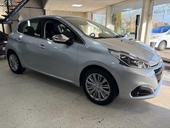 Peugeot 208 - 1.2 Allure 5 Deurs Navigatie PDC Camera Apple Android