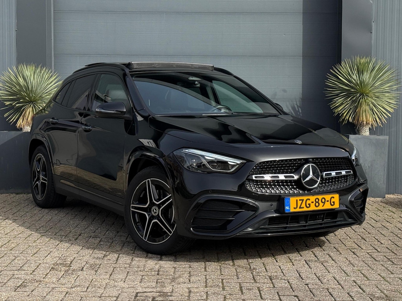 Mercedes-Benz GLA-Klasse - 200 AMG Line | Panorama | Keyless | Digital Light - AutoWereld.nl