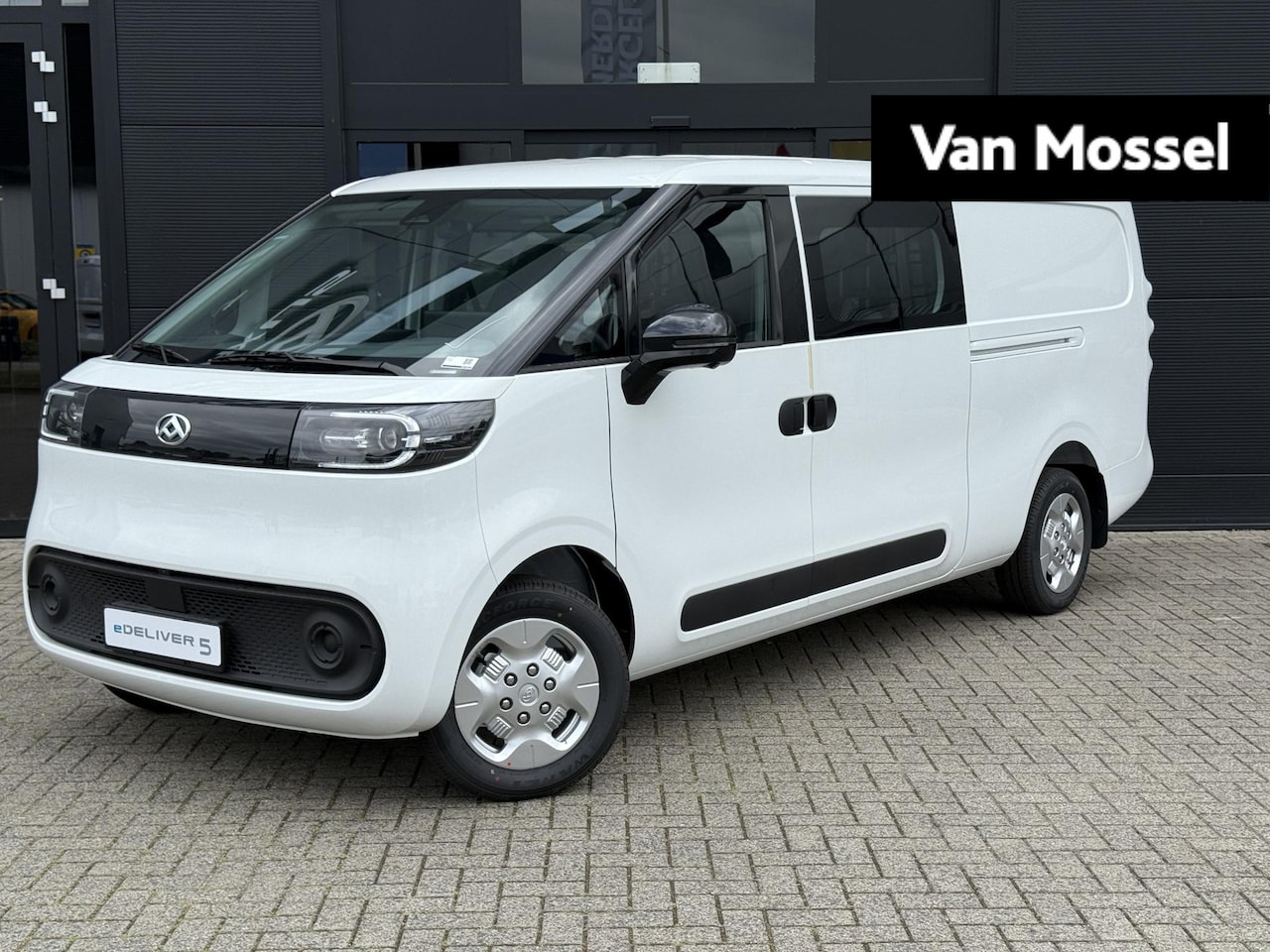 Maxus eDeliver 5 - DC L2H1 64kWh Aut. Dubbele Cabine WLTP tot 489 KM | 5- Persoons | 3-Fase | Cam | PDC | L+R - AutoWereld.nl