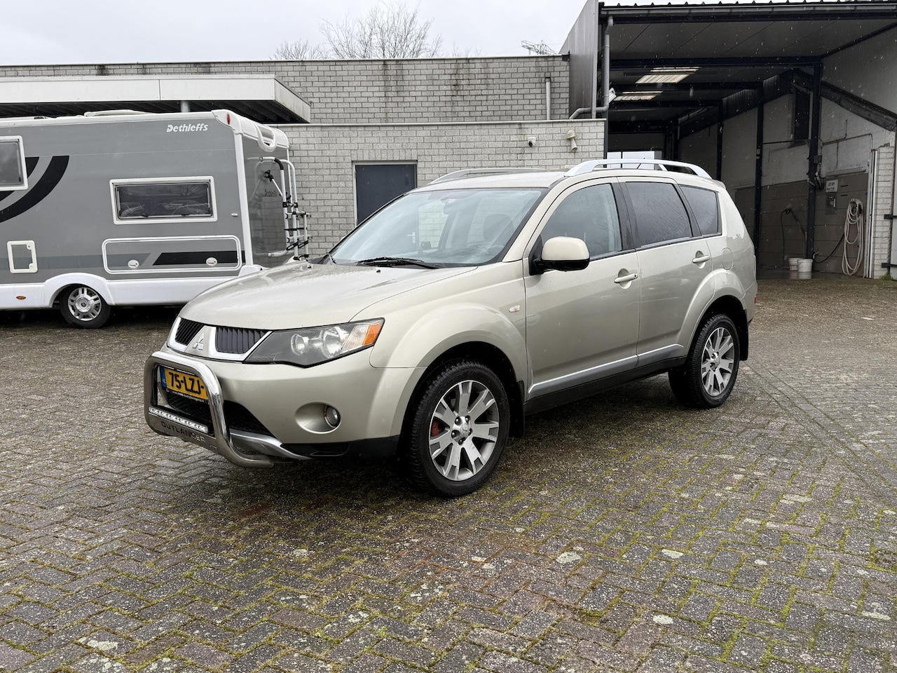 Mitsubishi Outlander - 2.4 Intro Edition 2WD | LPG | Trekhaak | HANDEL/EXPORT PRIJS - AutoWereld.nl
