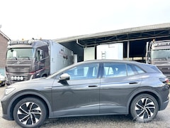 Volkswagen ID.4 - Pro 77kWh 204pk aut - 92dkm nap - navi - cam - stuurverw - sfeerverl - keyless - front + l