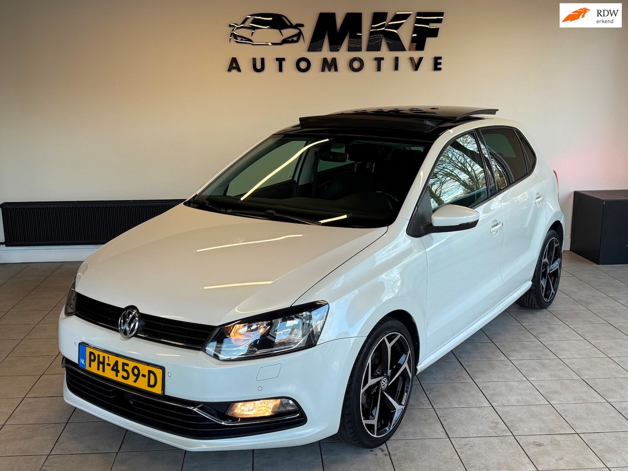 Volkswagen Polo - 1.4 TDI 2015 DSG AUTOMAAT/PANO/LEER/ECC/LMV! - AutoWereld.nl
