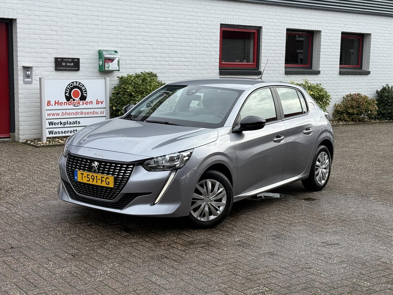 Peugeot 208 - 1.2 PureTech 75pk Active/ All season banden/ Apple Carplay/ Airco/ Cruise control/ 1 Eigen - AutoWereld.nl
