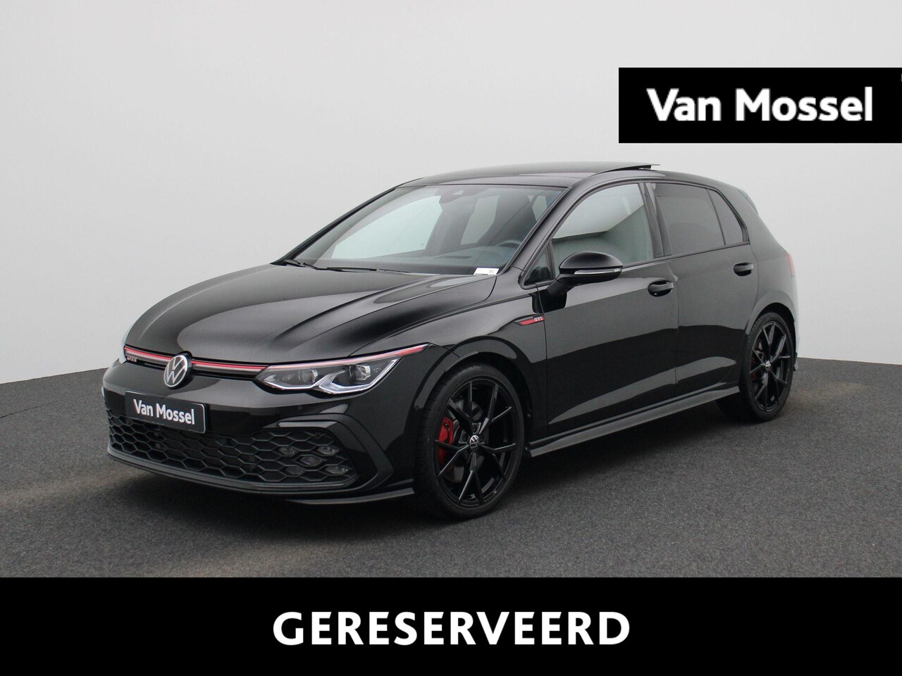 Volkswagen Golf - 2.0 TSI GTI | 245 PK | Automaat | Panorama-schuif-/Kanteldak | Black Style | Stoelverwarmi - AutoWereld.nl