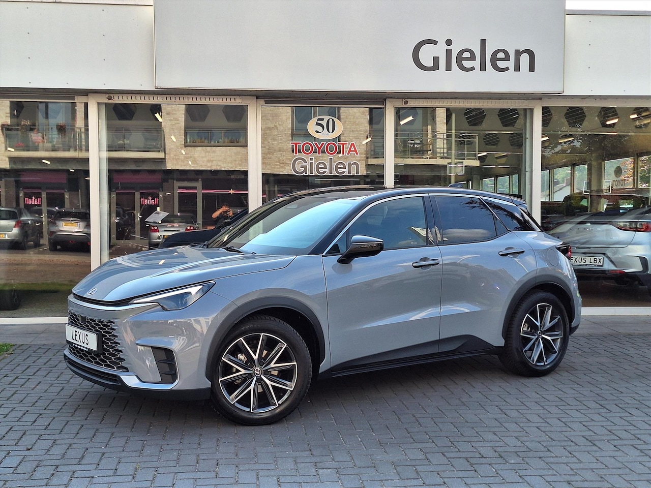 Lexus LBX - 1.5 Hybrid Emotion Tech Pack | Leer, Elektrische achterklep, Keyless, Stoel + Stuurverwarm - AutoWereld.nl