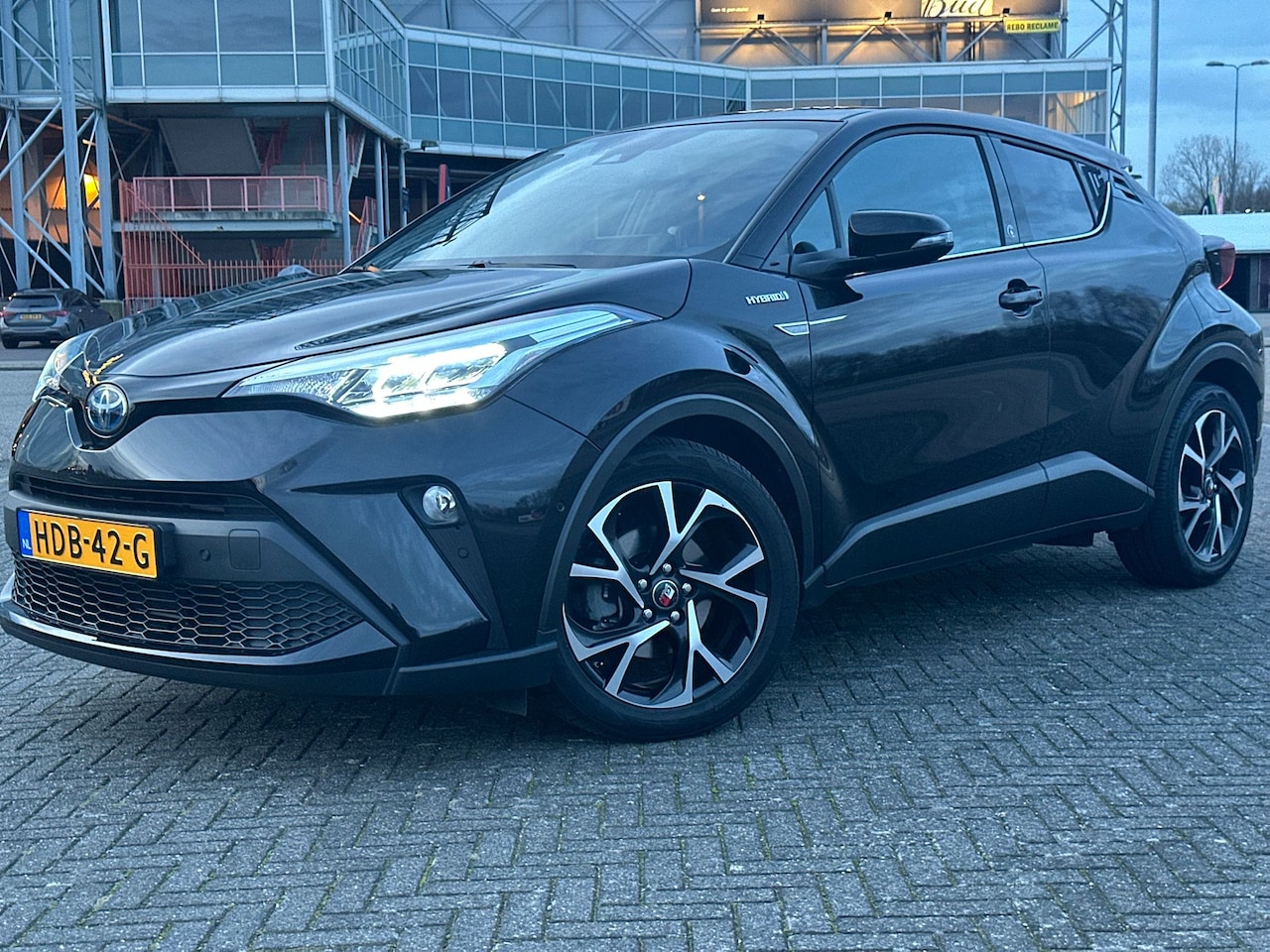 Toyota C-HR - 2.0 Hybrid TeamNL GR sport uitvoering - AutoWereld.nl
