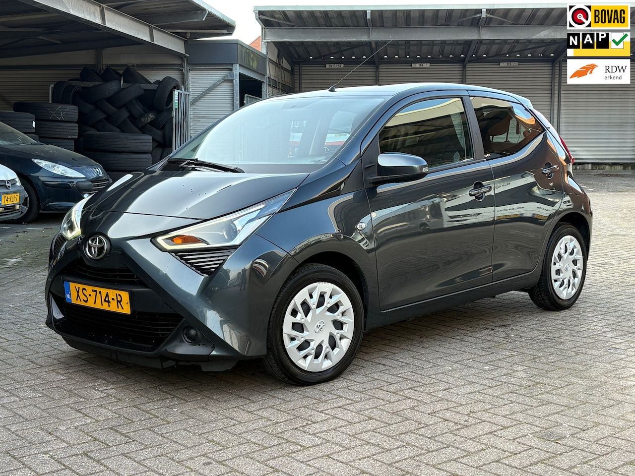 Toyota Aygo - 1.0 VVT-i x-play 1.0 VVT-i x-play - AutoWereld.nl