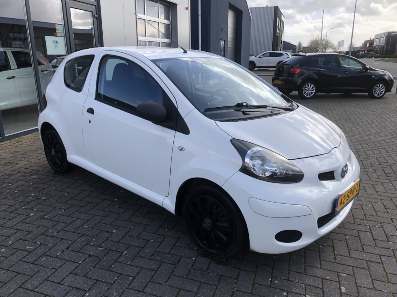 Toyota Aygo - 1.0-12V Now 1.0-12V Now - AutoWereld.nl