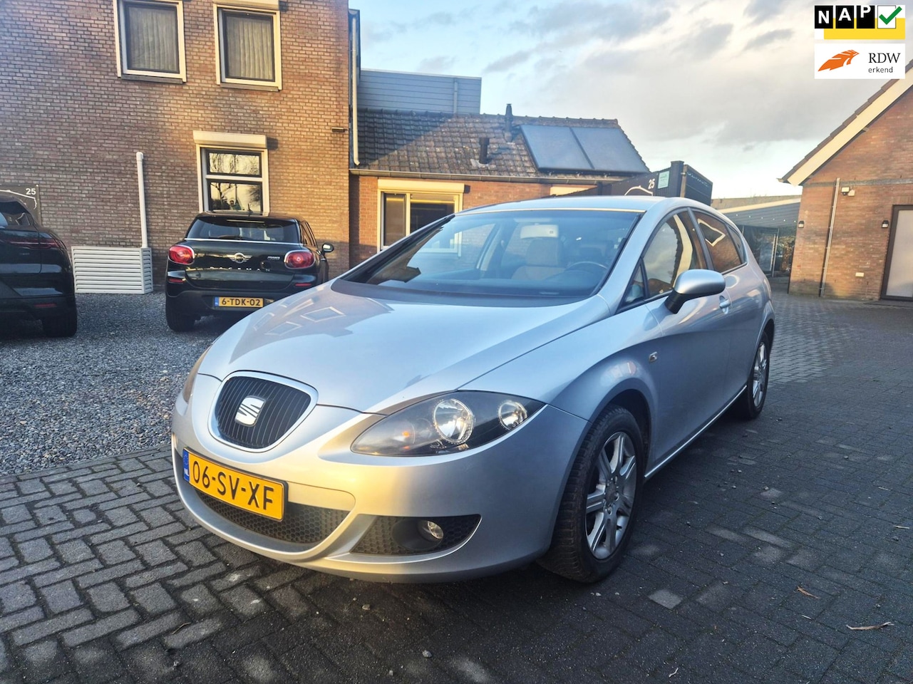 SEAT Leon - 1.6 Businessline Navi Clima Cruise 127825 KM NAP - AutoWereld.nl