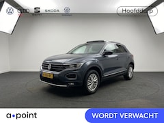 Volkswagen T-Roc - 1.5 TSI Style 150 pk | Navigatie | Panoramadak | Trekhaak | Parkeersensoren | Achteruitrij