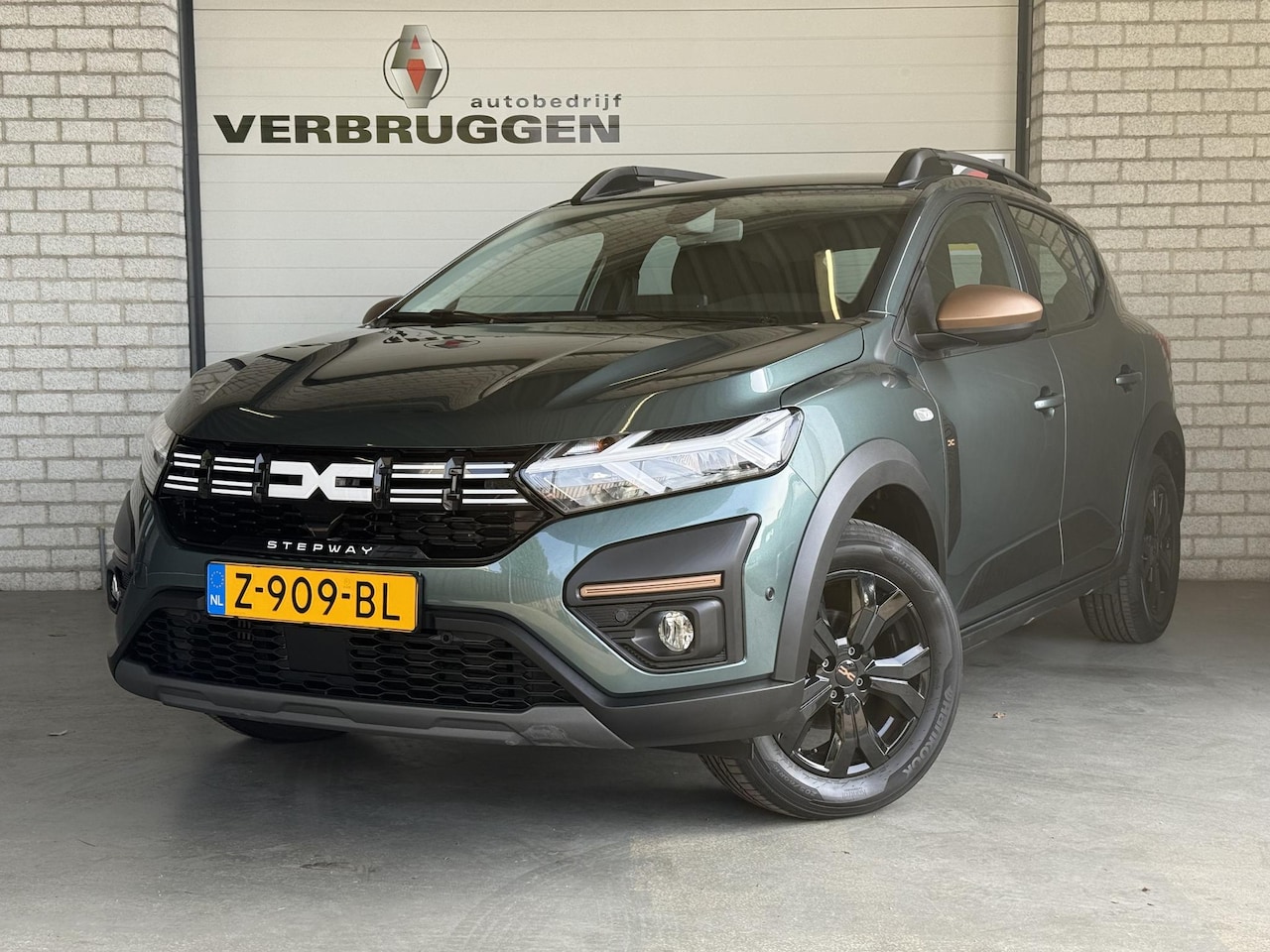 Dacia Sandero Stepway - 1.0 TCe 90 Extreme | 1e eige. | Trekhaak | 16"LMV | Carplay | PDC V+A | All-in rijklaarpri - AutoWereld.nl