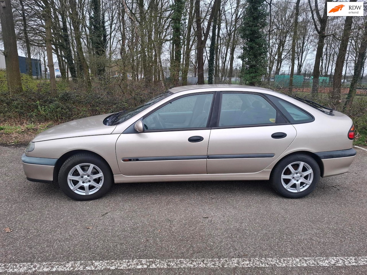 Renault Laguna - 2.0 RXT Automaat - AutoWereld.nl