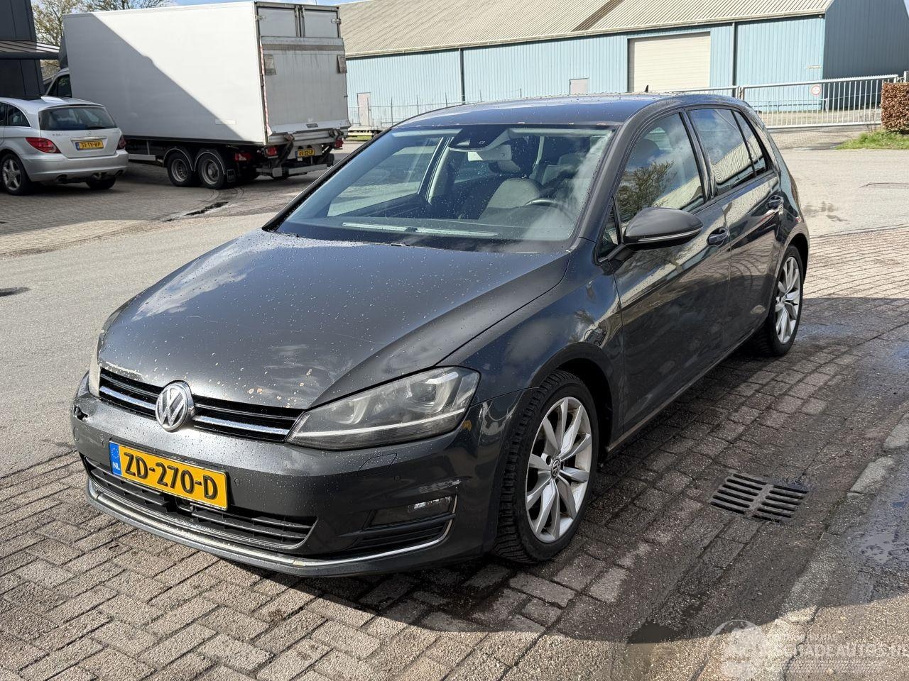 Volkswagen Golf - 2.0 TDI Xenon Navi Clima AUTOMAAT - AutoWereld.nl