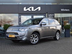 Mitsubishi Outlander - 2.0 PHEV instyle+ Navigatie | Camera | Leder | Panoramadak | Keyless Go | 18" LMV