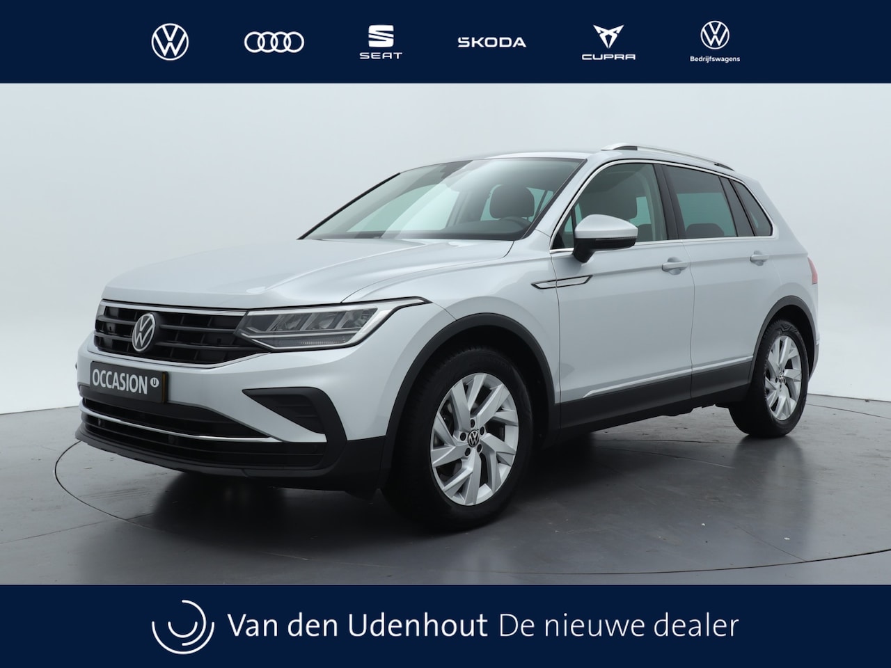 Volkswagen Tiguan - 1.5 TSI 150pk Life Business DSG / Navigatie / Stoelverwarming / Camera / Trekhaak - AutoWereld.nl