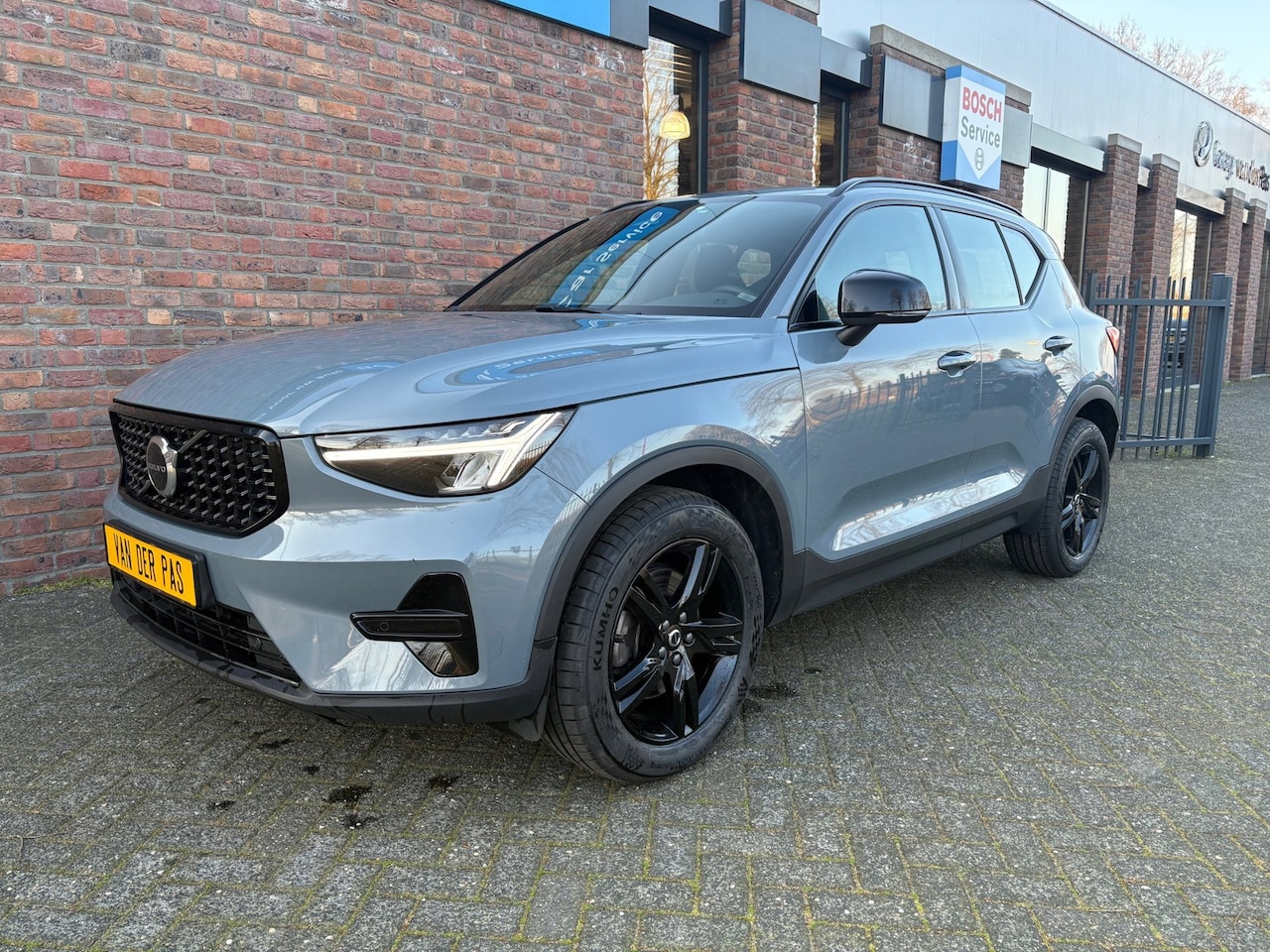 Volvo XC40 - 2.0 B3 Plus Dark|Stoel en Stuurverwarming|Camera - AutoWereld.nl