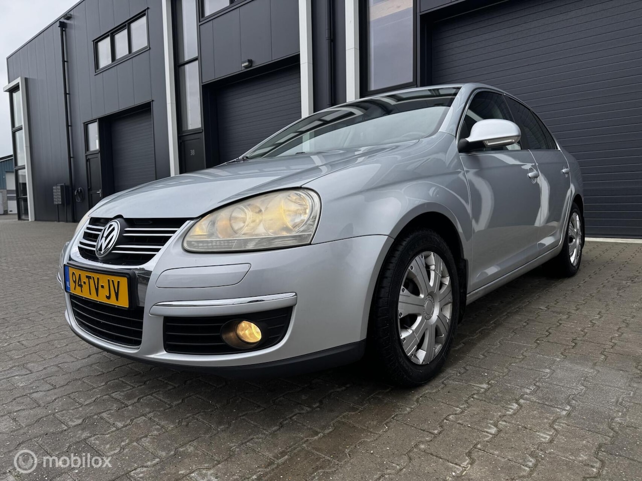 Volkswagen Jetta - 1.6 FSI Comfortline 1.6 FSI Comfortline - AutoWereld.nl