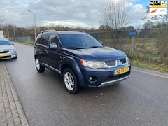 Mitsubishi Outlander - 2.4 Intense+ 7 Persoons [Pockford Fosgate Edition]