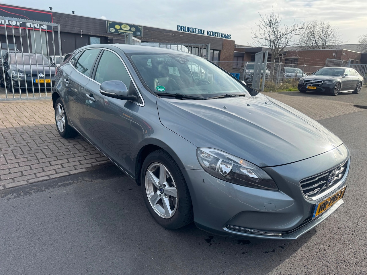 Volvo V40 - 2.0 D2 Summum Business 2.0 D2 Summum Business - AutoWereld.nl