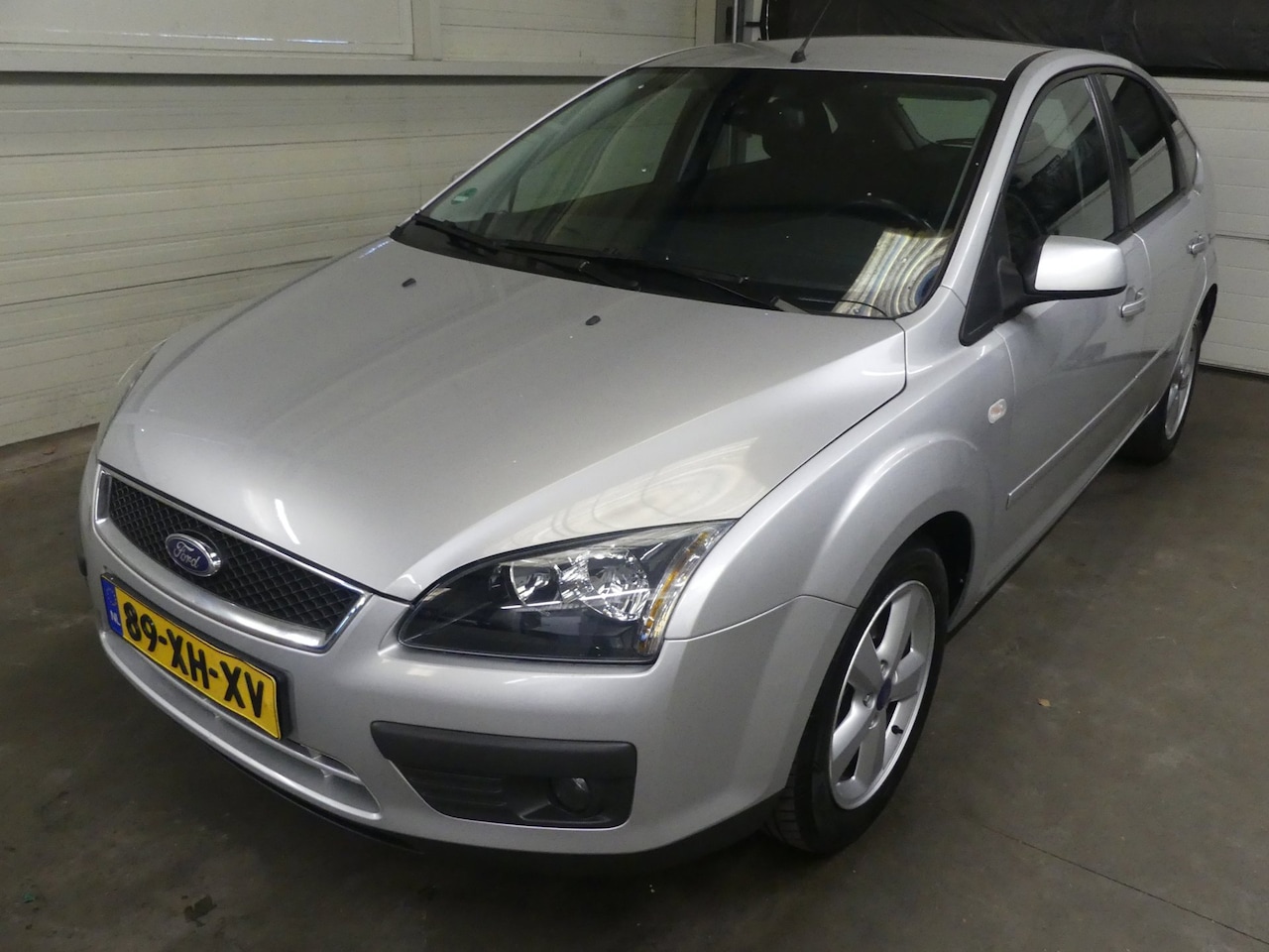 Ford Focus - 1.6-16V Futura - Cruise Control - Airco - Trekhaak - AutoWereld.nl
