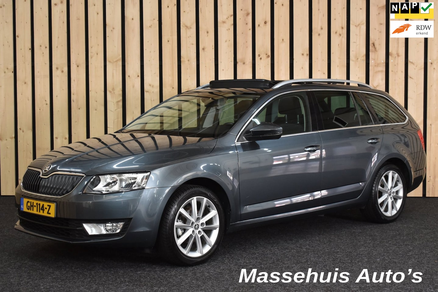 Skoda Octavia Combi - 1.2 TSI Greentech Ambition Businessline Trekhaak 1e eig. Panoramadak Navi Cruise Clima PDC - AutoWereld.nl