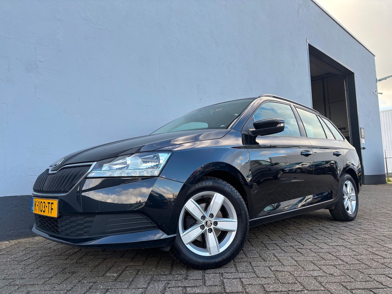 Skoda Fabia Combi - 1.0 TSI Active - Airco -LMV - AutoWereld.nl