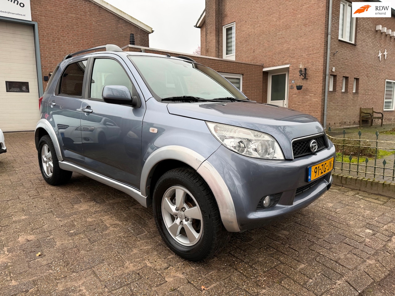 Daihatsu Terios - 1.5-16v Exclusive 4x4 - AutoWereld.nl