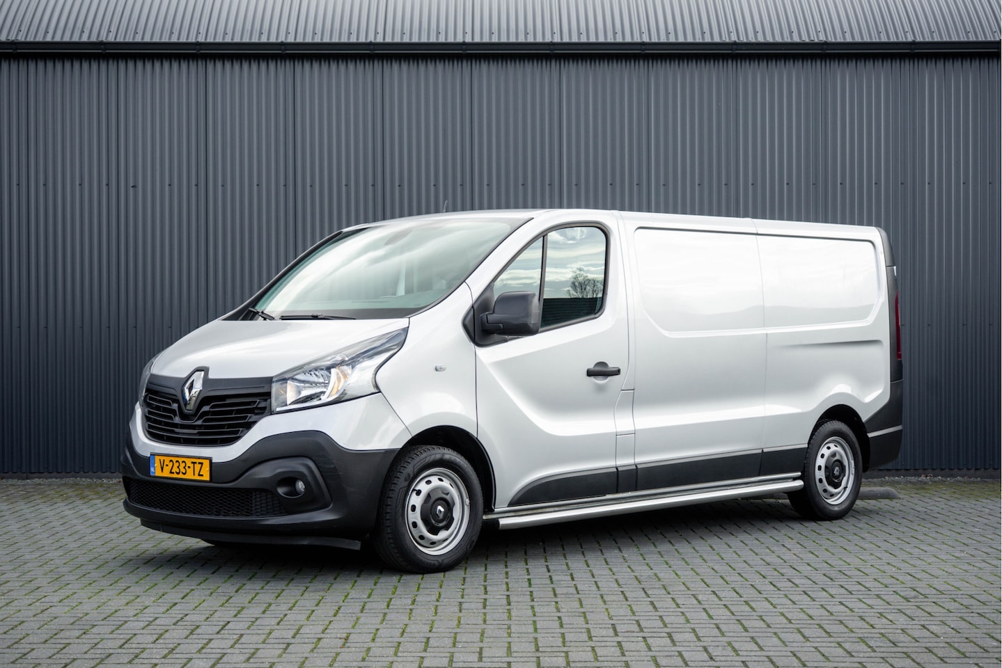 Renault Trafic - L2H1 | 125PK | LED | Camera | Cruise | Airco - AutoWereld.nl