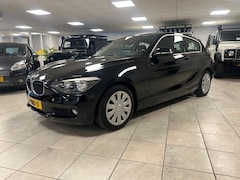 BMW 1-serie - 116i Business Lederen bekleding, Airco, Cruise controle, Parkeersensoren