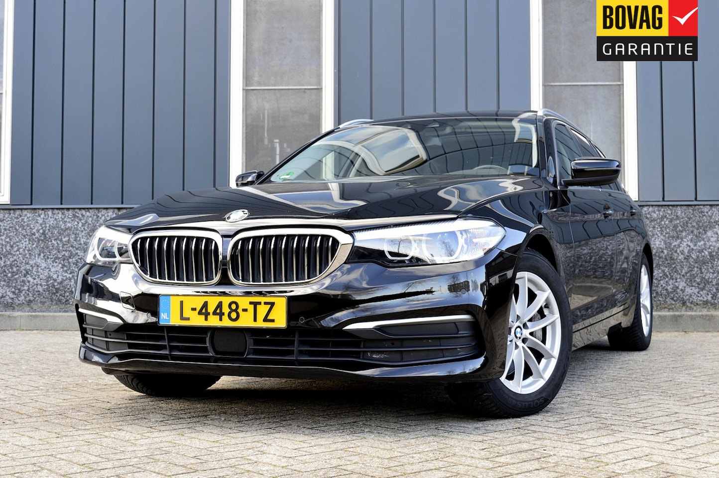 BMW 5-serie Touring - 530i Executive Rijklaarprijs-Garantie Panorama dak Navigatie Led Airco Trekhaak - AutoWereld.nl