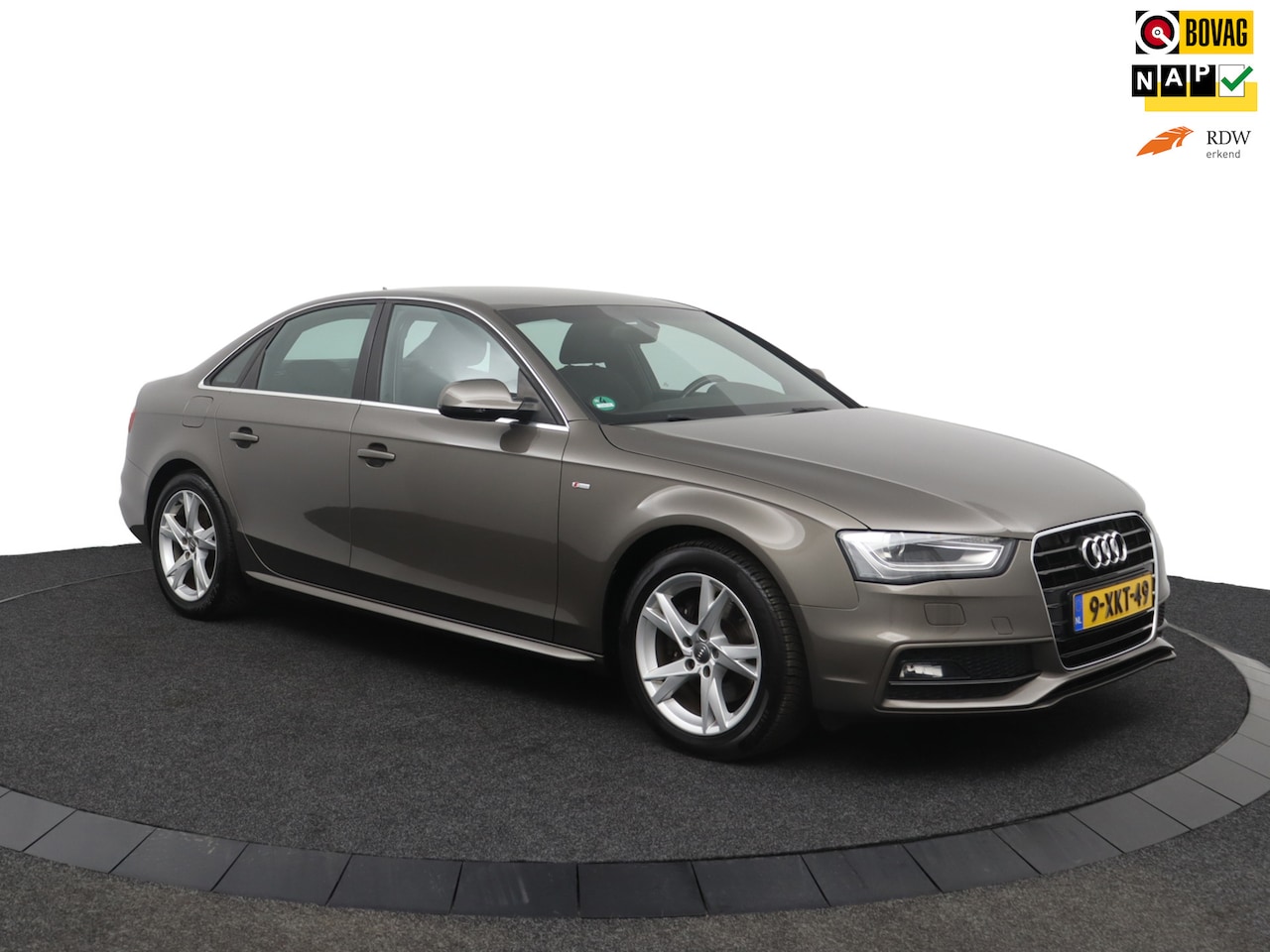 Audi A4 Limousine - 1.8 TFSIe Limited S I XENON I TREKHAAK I S-LINE I NAVI - AutoWereld.nl