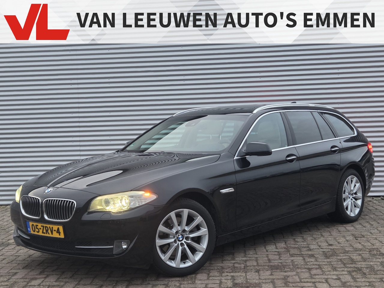 BMW 5-serie Touring - 523i High Executive | Nieuw Binnen | Navigatie | Panorama | Automaat | Trekhaak | - AutoWereld.nl