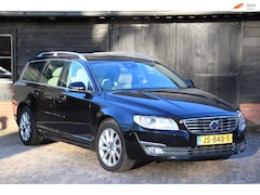Volvo V70 - 2.0 T4 Polar+ Elek-Dak/Xenon/Leer/Parkeersensor v, a/Trekhaak afneembaar