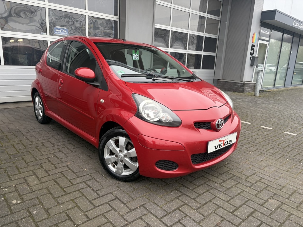 Toyota Aygo - 1.0-12V Cool Red / AIRCO / 5DRS - AutoWereld.nl