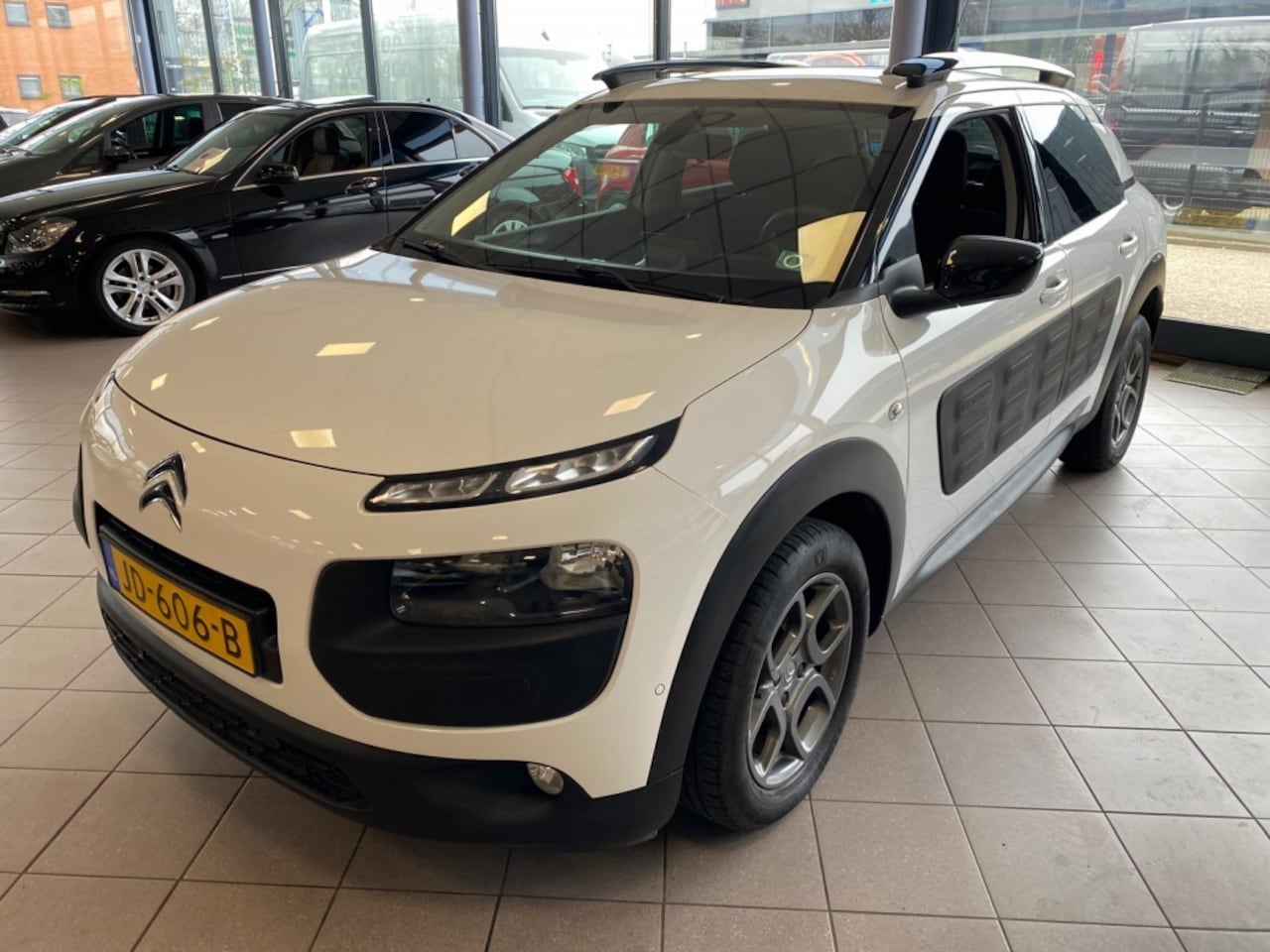 Citroën C4 Cactus - 1.2 PureT. Bns. Plus Achteruit rij CAM LEES TEKST BJ 2016 !! - AutoWereld.nl